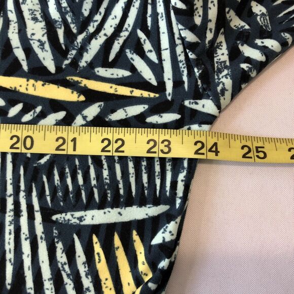 Lularoe Irma Tunic Women XXS Green Floral Fleece Stretch Hi Low Round Hem Soft - Picture 7 of 10